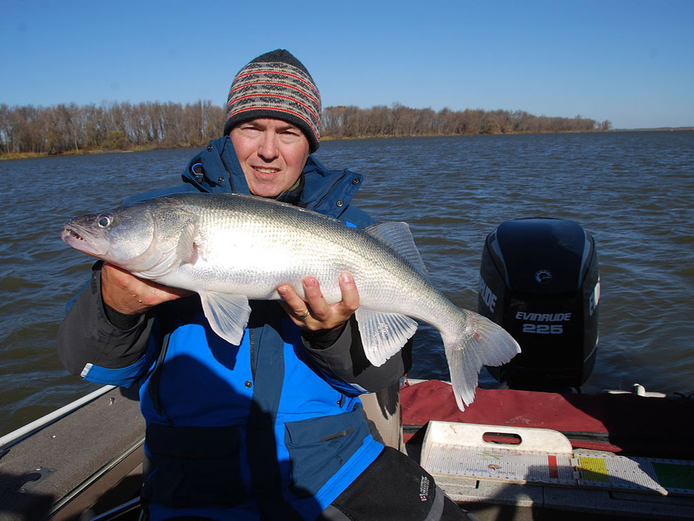 Red River Walleye Guide